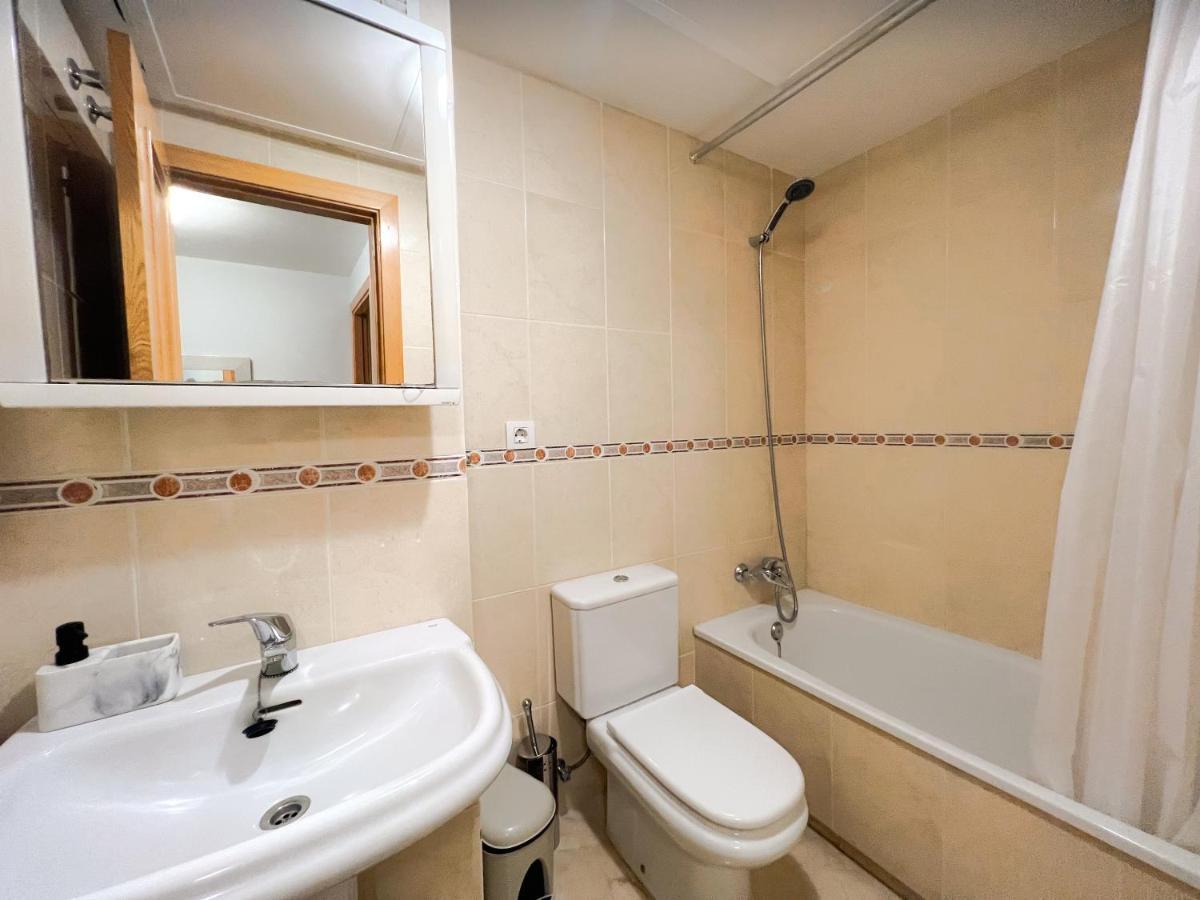 3 Bed Las Petunias, San Pedro Marbella Bagian luar foto
