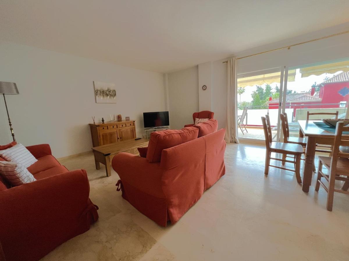 3 Bed Las Petunias, San Pedro Marbella Bagian luar foto